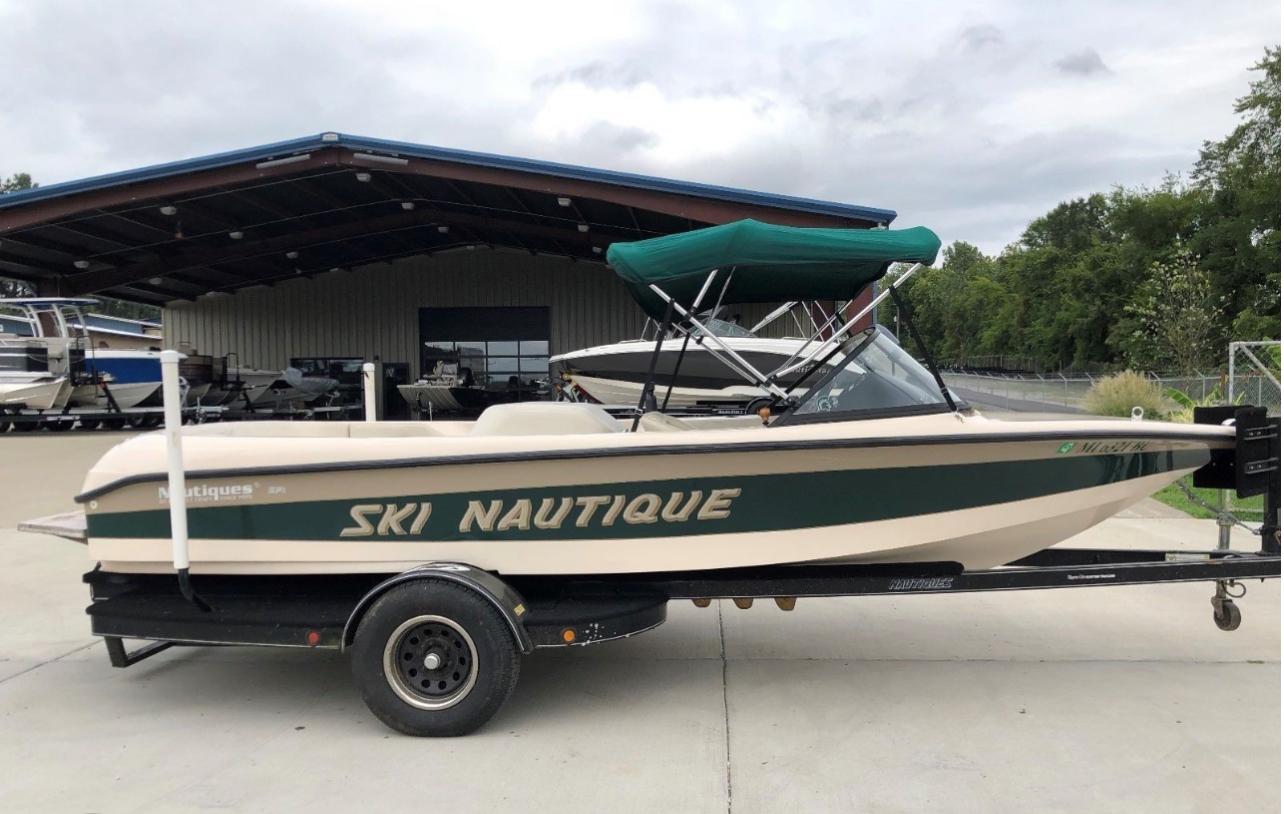 SKI NAUTIQUE CORRECT CRAFT SILVER CLOUD GT40